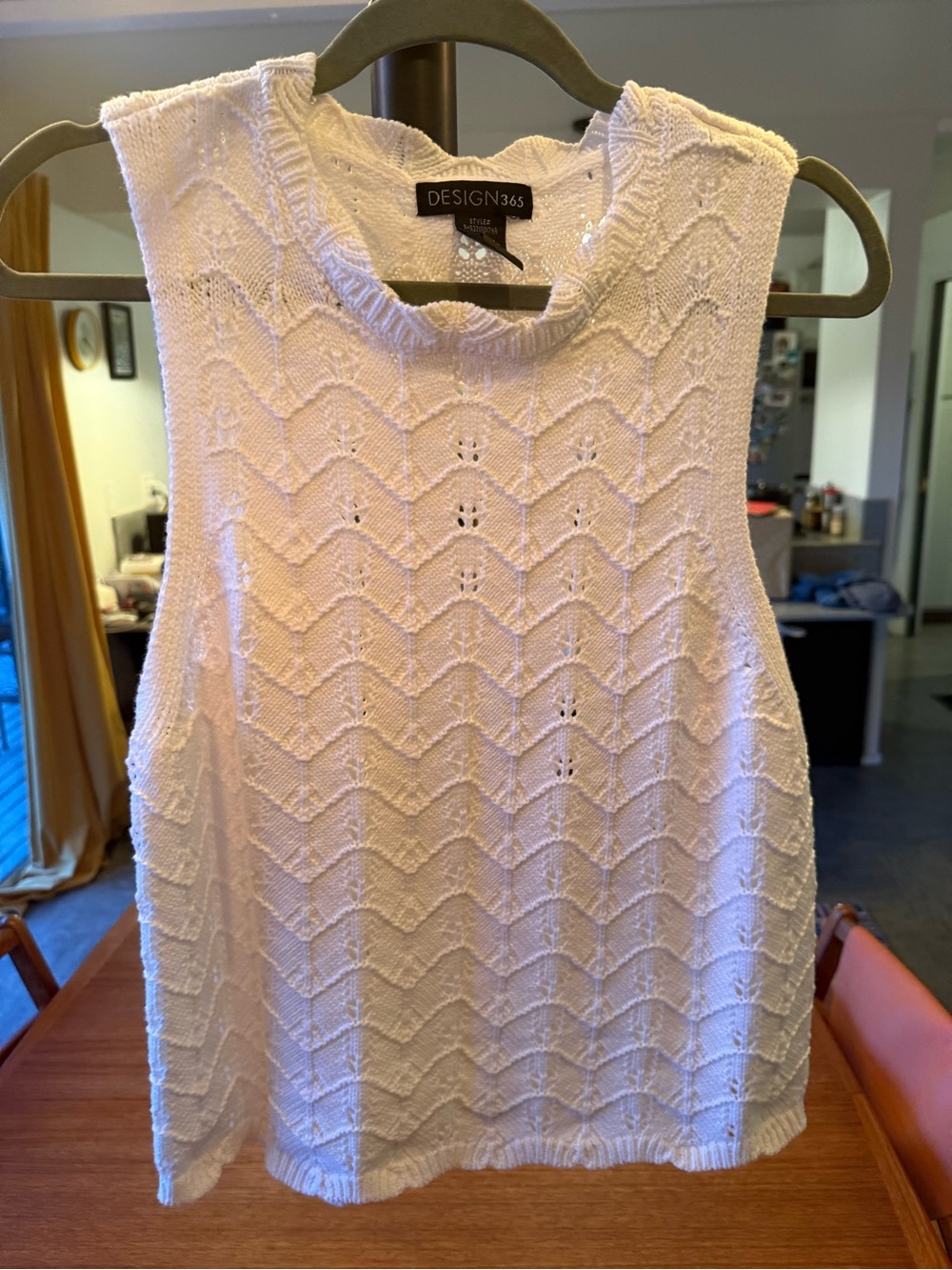 Design365 White Knit Sleeveless Top